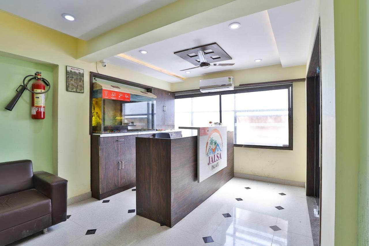 Oyo 37398 Hotel Jalsa Palace Naroda Kültér fotó