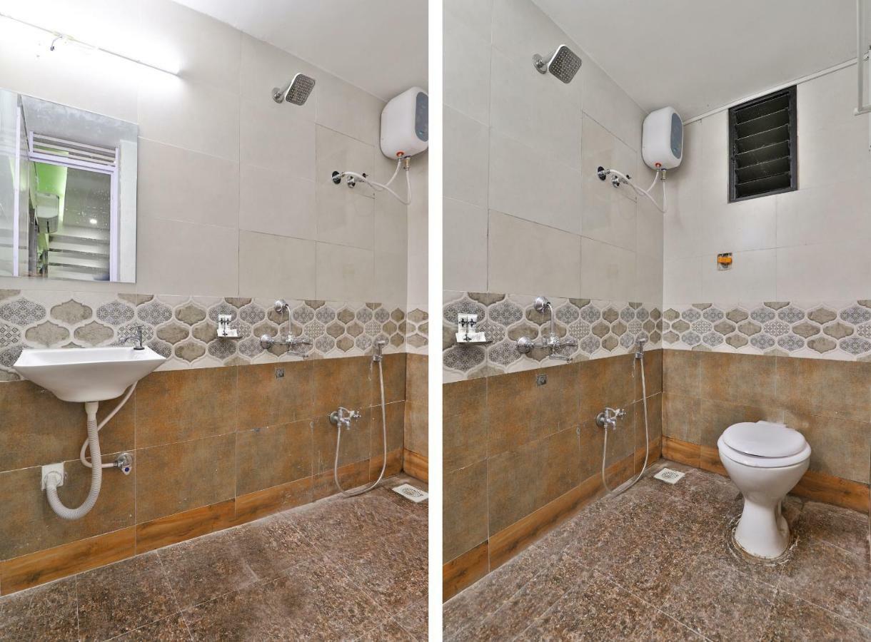 Oyo 37398 Hotel Jalsa Palace Naroda Kültér fotó